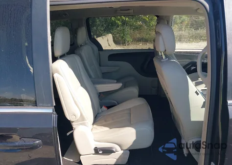 2013 Chrysler Town & Country Touring z USA, uszkodzony, nr VIN 2C4RC1BG0DR577959